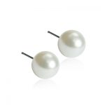 orecchini con perle grandi bianche della collezione Callisto di Blomdahl